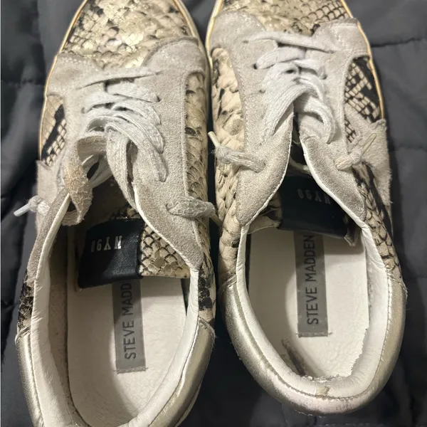 Steve Madden Beige and Black Snake Print Star Sneakers - Image 4
