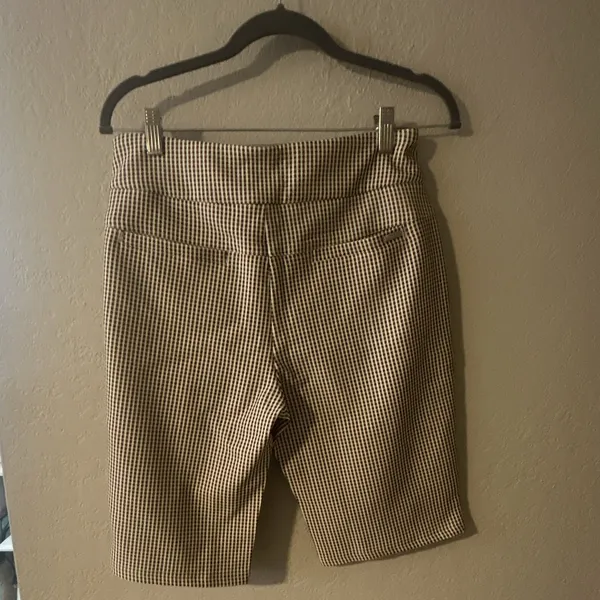 AceGolfs Women's Brown/White Gingham Bermuda Golf Shorts M NWT - Image 3