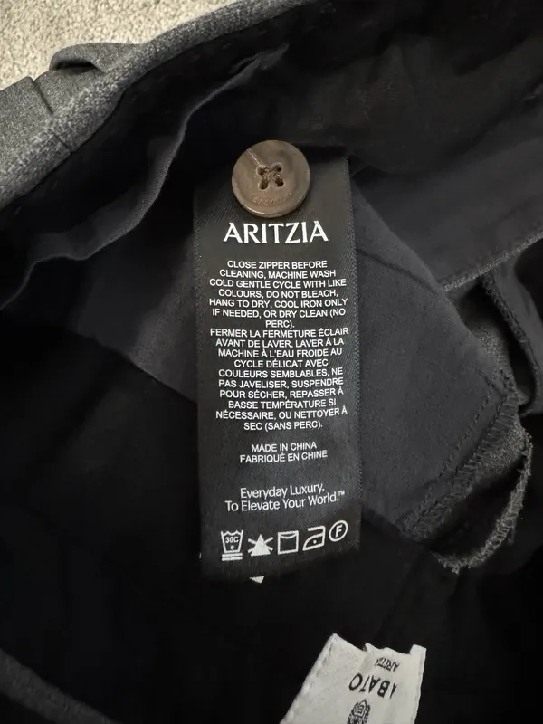 Aritzia Babaton Shorts - Image 4