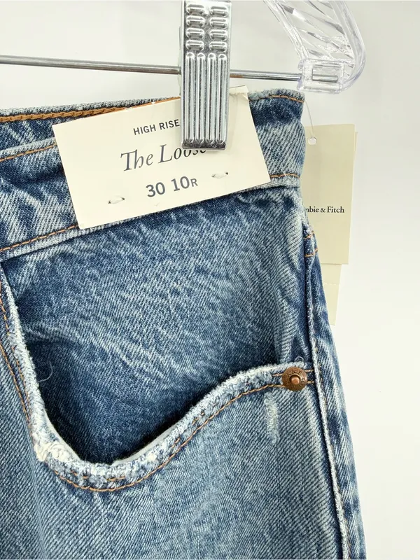 Abercrombie & Fitch‎ Women's NWT The Loose High Rise Medium Wash Denim Jeans 10 - Image 5