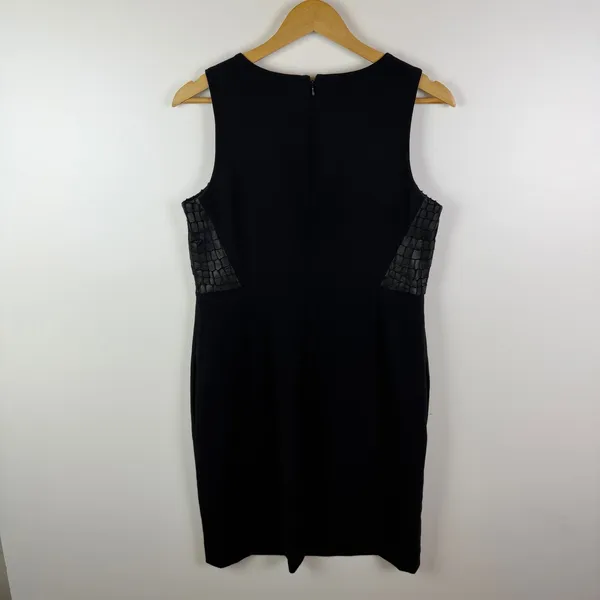 Anne Klein Black Crocodile Texture Sheath Dress Size 6 Faux Leather Office Work‎ - Image 4