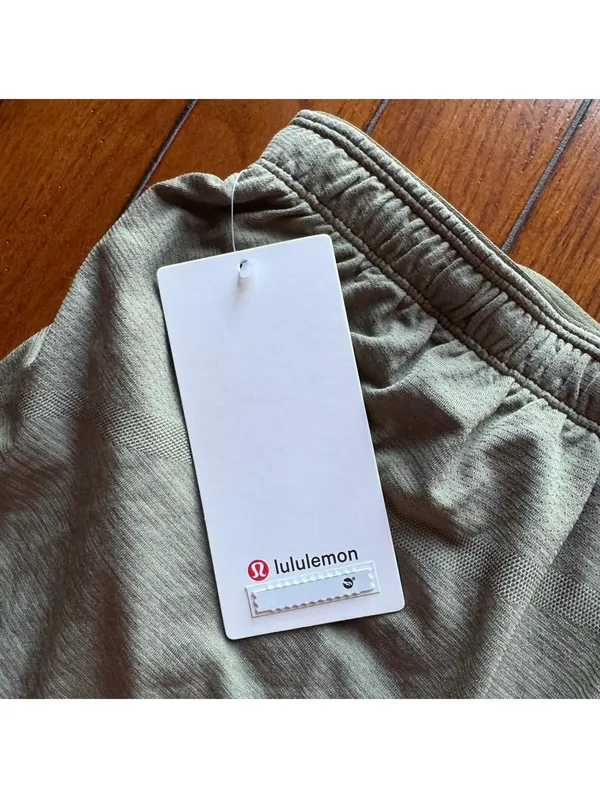 Lululemon Swiftly Short Mid-Rise 3” Bay Leaf Size 14 NWT - Image 3