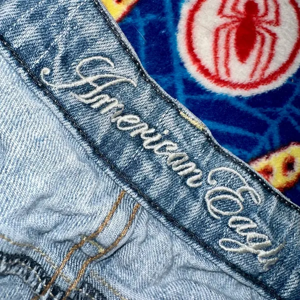 Y2K American Eagle Cut Off Jean Shorts! - Image 2
