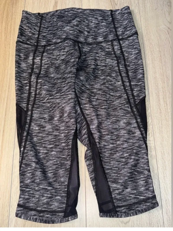 Lululemon Black Grey gray Athletic Capri crop cropped Leggings tights - Image 3