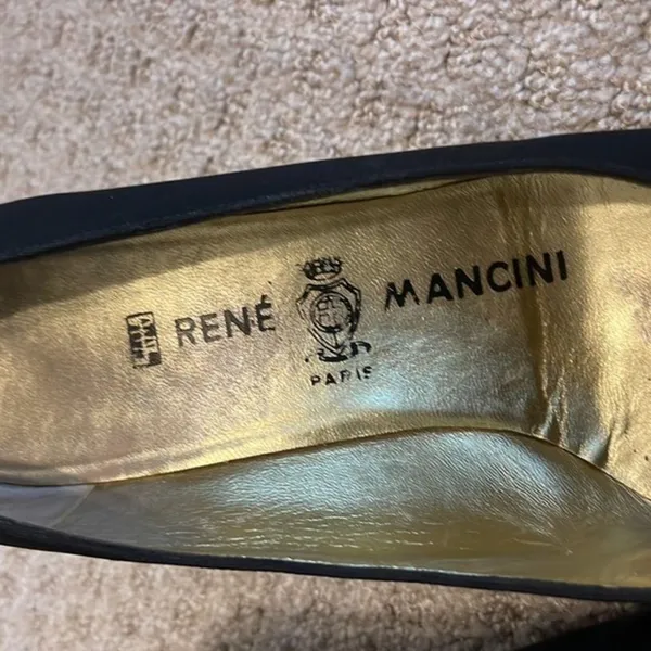 Vintage Rene Mancini Black Velvet Toe Pumps - Image 6