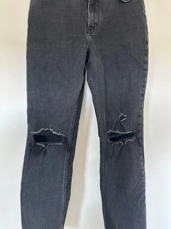 Abercrombie Ultra High Rise Ankle Straight Jean - Image 7