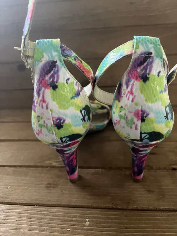 Vibrant Tropical beautiful colored Sandals 3” heels strapped Multi Color Size6.5 - Image 3