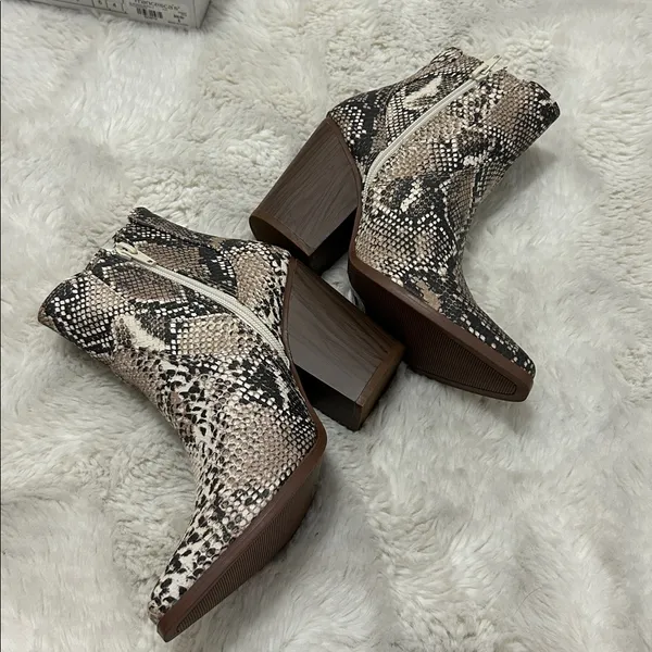 Qupid Slay Snake Print Heeled Boots - Image 3