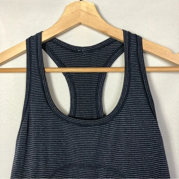 Lululemon Run‎ Swiftly Tech Fitted Tank Top Heathered Cadet Blue Striped 8 - Image 5