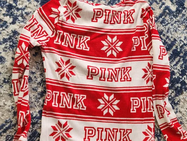 Victoria's Secret Pink Thermal Snowflake 2 Piece Pajamas Size M/L - Image 4