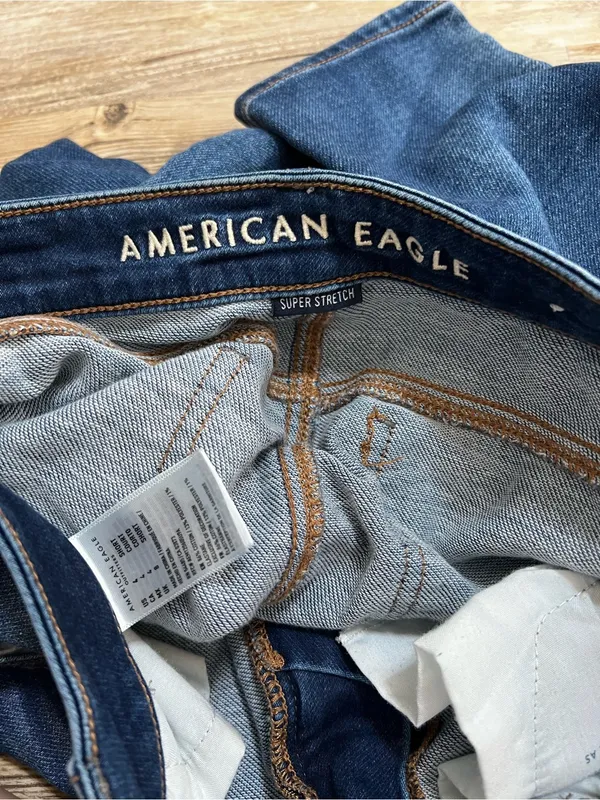 American Eagle Outfitters Dark Blue High-Rise Distressed Ankle Jeans - Image 4