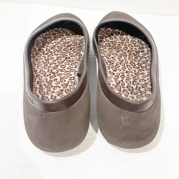 Crocs Mammoth Women’s‎ Size 8 Ballet Flat Leopard Print lined Shoes Brown - Image 4