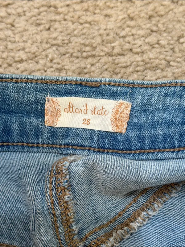 Altar'd State Denim Shorts Size 26 High Rise Cuffed Light Wash Summer - Image 2