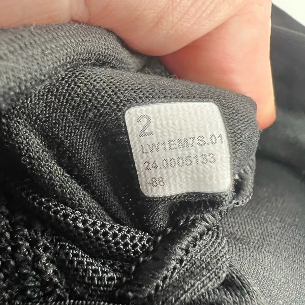 Lululemon Invigorate Training Tank Top Black sz 2‎ - Image 5