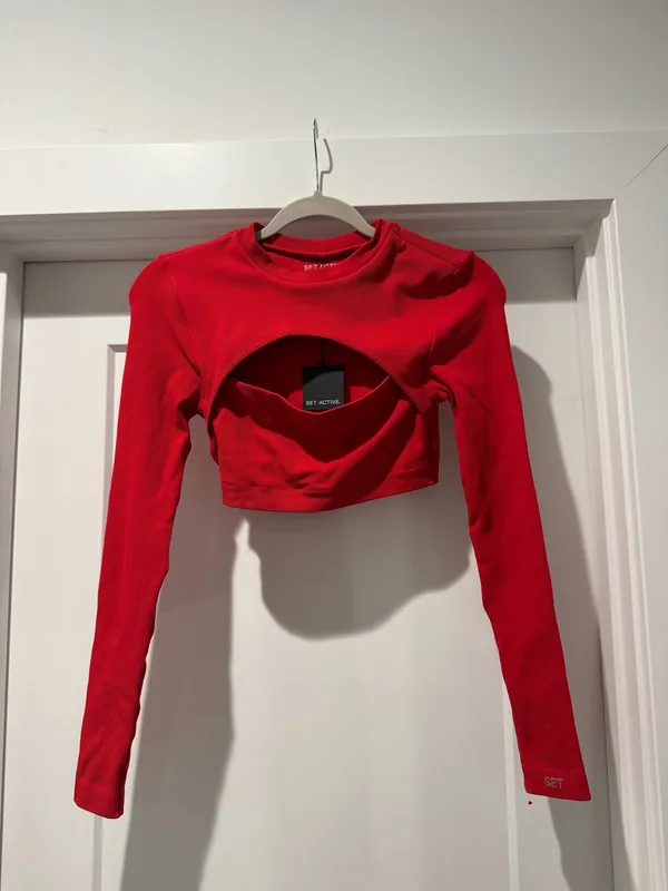 Set Active Women’s Red Cutout Long-Sleeve Crop Top - Image 2