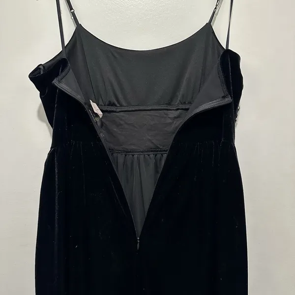 Stunning Black Velvet‎ Cocktail/Holiday Dress W/ Amazing Detail Size Large - Image 6