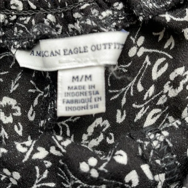 American Eagle Flowy Flat Front Shorts - Image 3