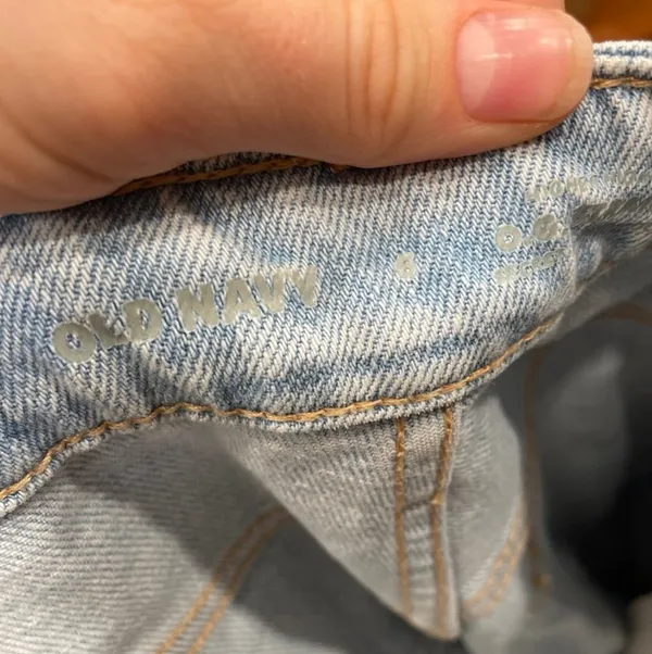 Old Navy OG Straight Jeans size 6 - Image 3