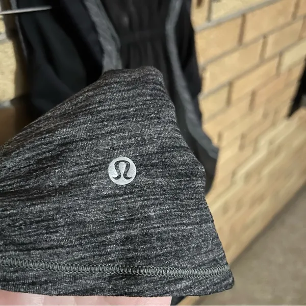 Lululemon Black and Gray Mesh Back & Unpadded Bra Tank Top Women's Size 6 - Image 5