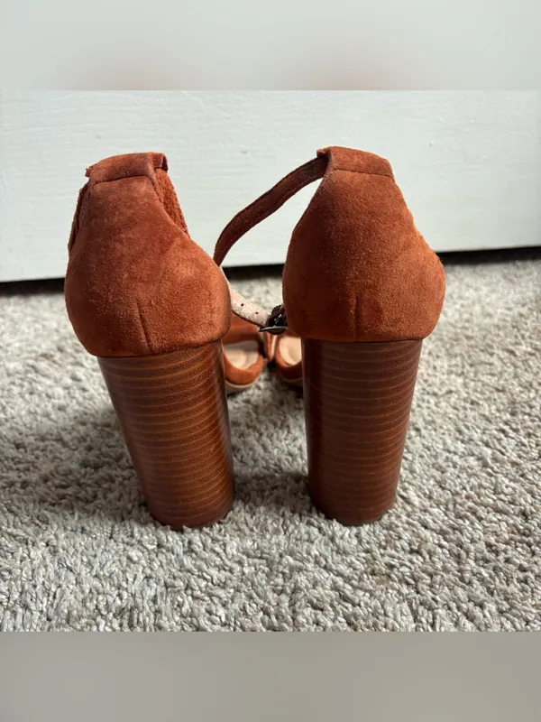 Steve Madden Carrson Cognac Brown Suede Heels Size 7.5 4" - Image 2