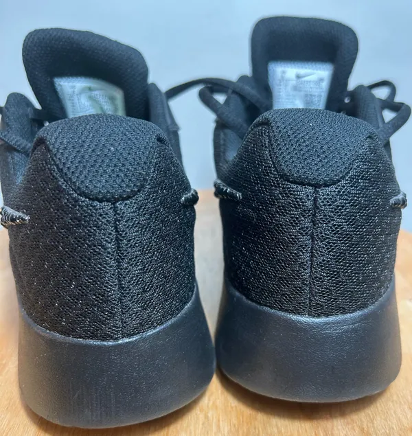 Nike New women's athletic shoes. Size 7.5. $30. - Image 3