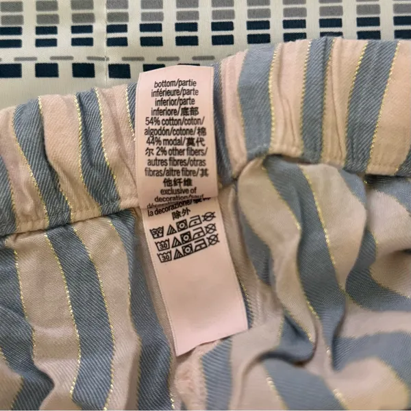 EUC Victoria’s Secret Flannel Pajama Set, Pink & Blue Classic Stripe SmL - Image 9