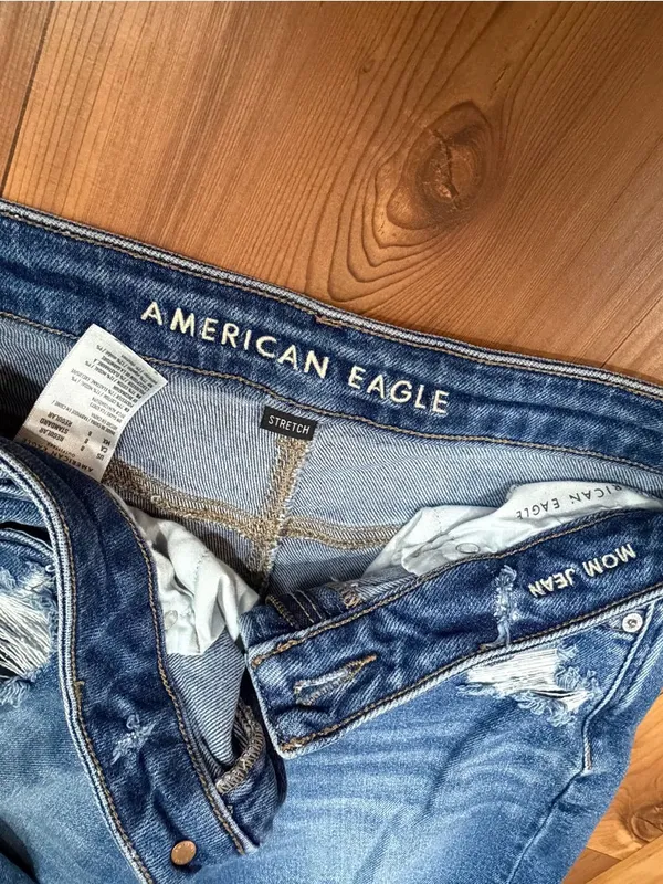 American Eagle Distressed Stretch Mom Jeans Raw Frayed Hem Blue Denim Size 8 - Image 7
