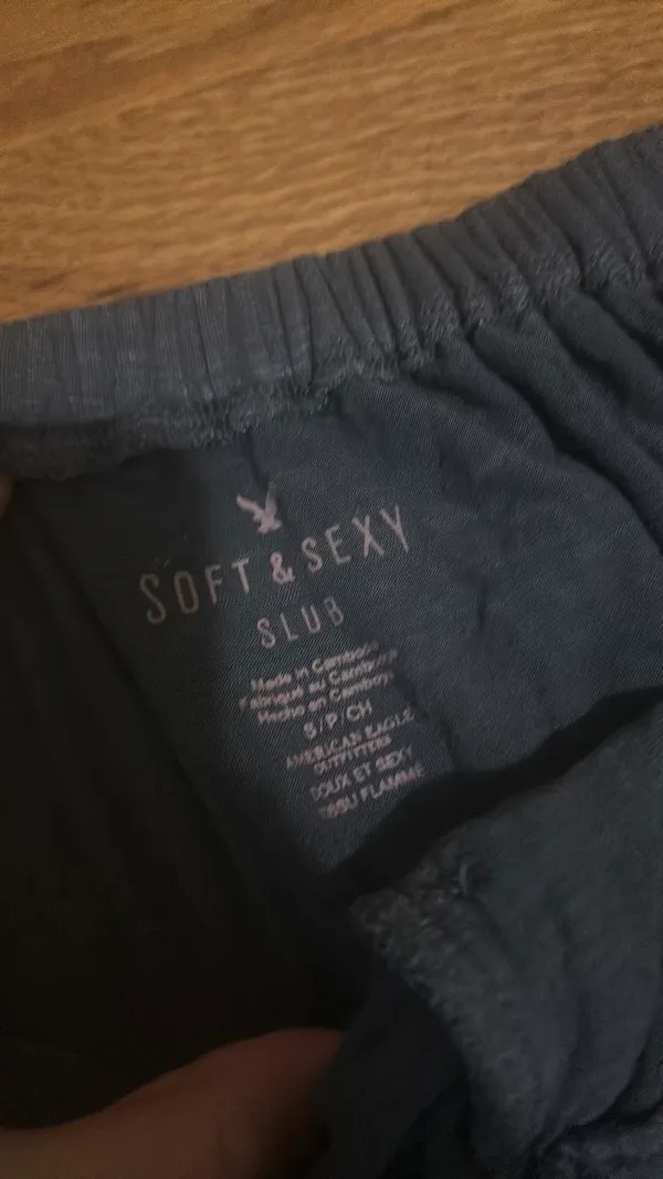 Soft and sexy flowy top Black - Image 2