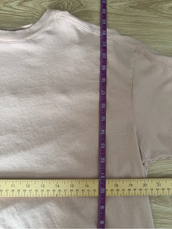 Vuori Women’s Large/XL Light Mauve Pink Short Sleeve Tee Oversized Relaxed - Image 4
