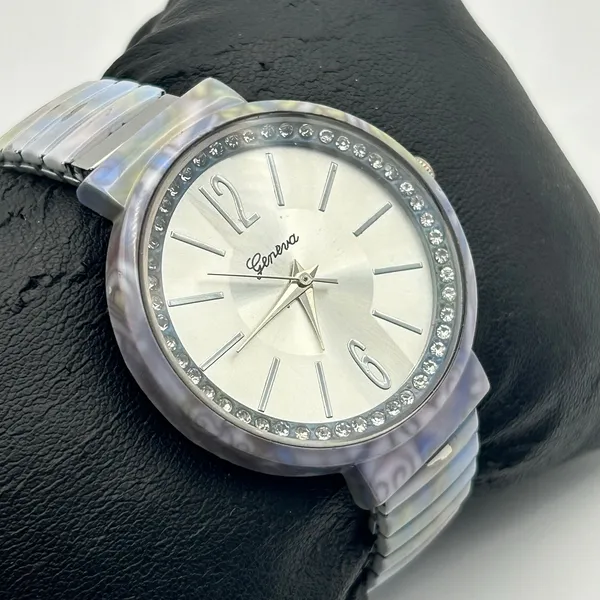 Geneva Pastel Iridescent Watch with Crystal-accented Bezel Working New Battery - Image 3