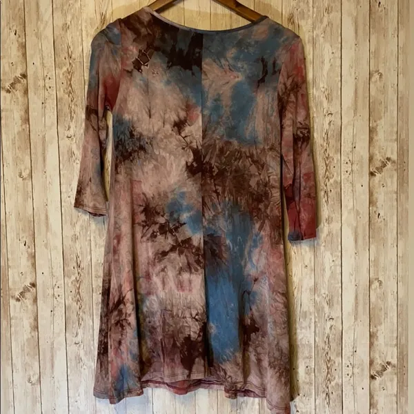 Entro Criss Cross Neckline tunic tie dye - Image 3