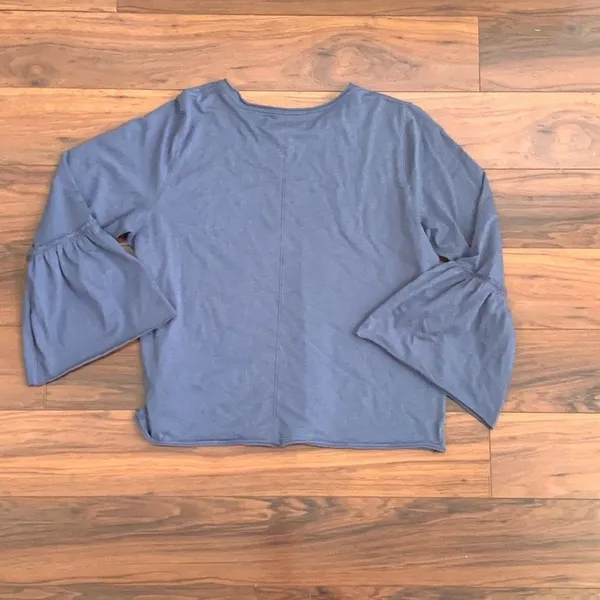‎Abercrombie Bell Sleeve Top Size Large - Image 2