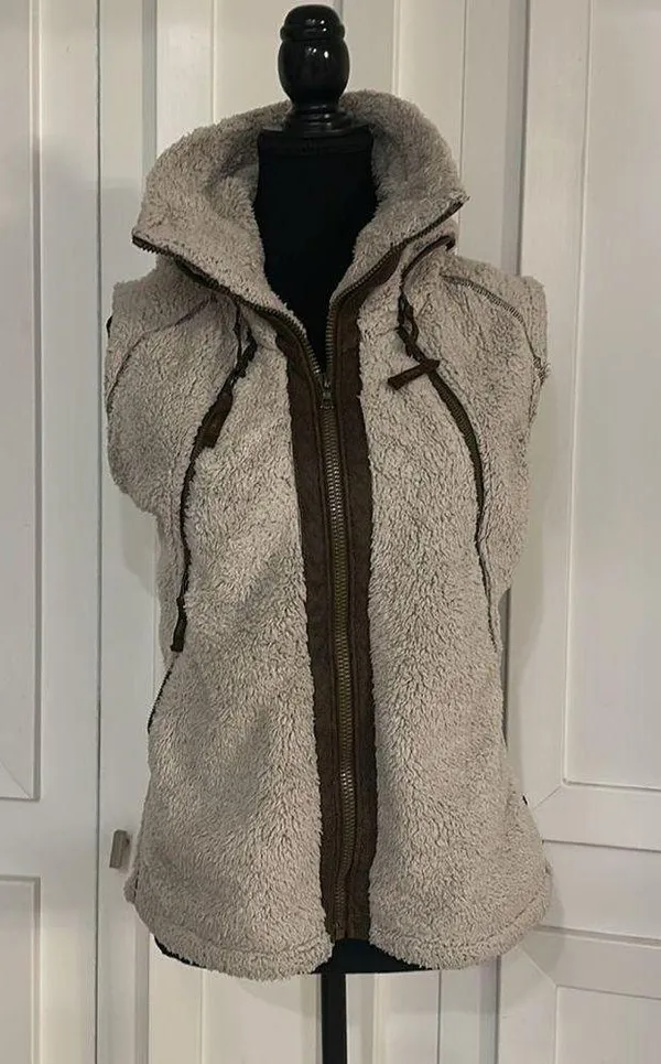 “Flight Vest” Sherpa Fleece Women’s Medium - Image 2