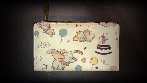 Loungefly Disney Wallet dumbo - Image 2