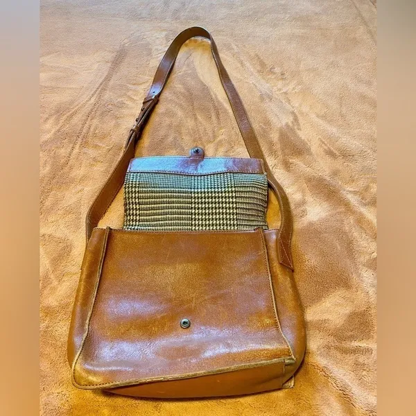 Vintage 1980s Perry Ellis Cognac Leather Shoulder Bag w/ Mini Strap/Belt - Image 2
