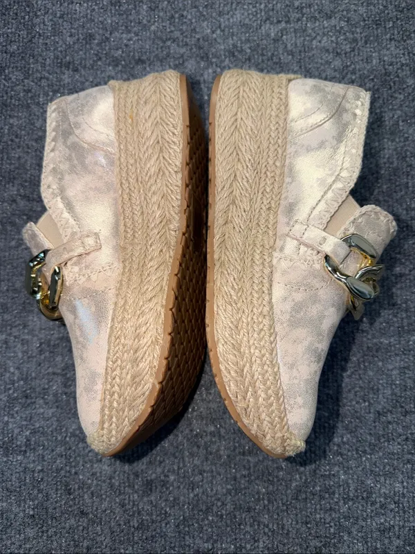 Dolce Vita Neutral Blush Espadrille Loafers with Gold Chain Accent - Image 4