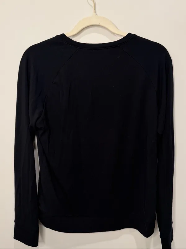 Cozy Earth Black Long Sleeve Crewneck Pullover Top Womens Size Medium - Image 3