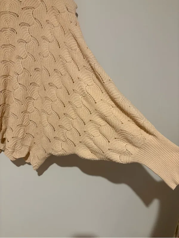 Andree by Unit Oversized Retro Dolman Scalloped Hem Sweater Beige 2X - Image 3