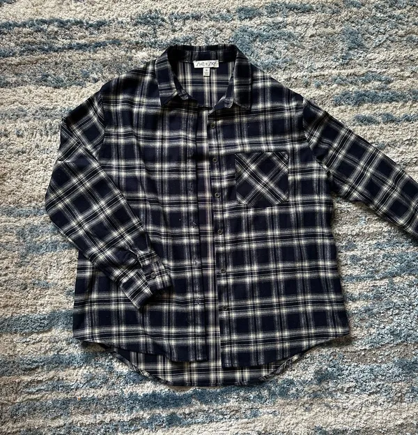 She & Sky Flannel - Image 4
