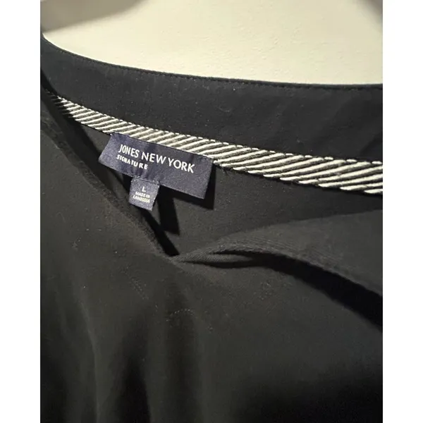 Jones New York Signature Women's Black V-Neck Short Sleeve Blouse Top Size L‎ - Image 4