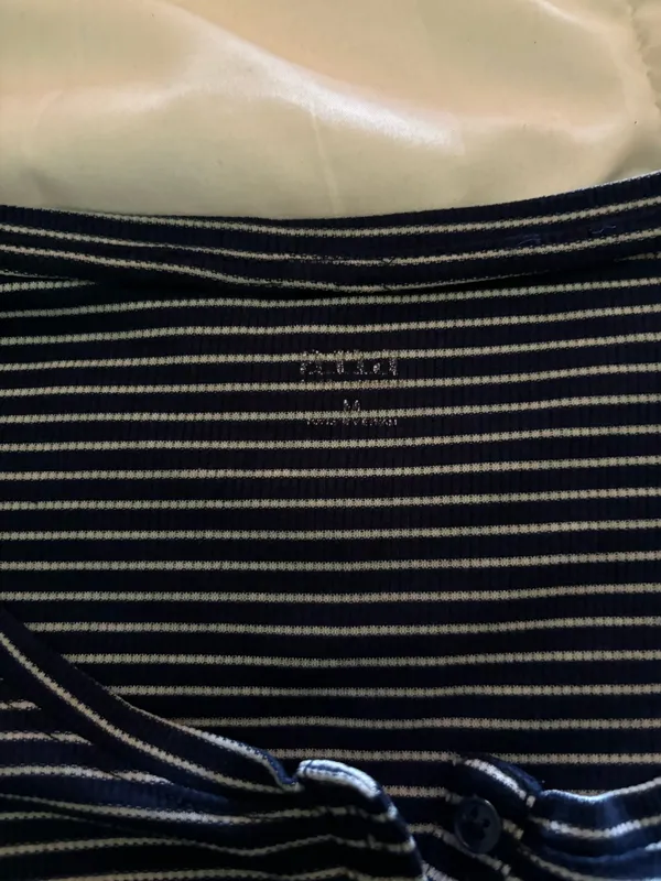 Arizona Navy Blue &White Striped Long Sleeve Shirt Size Medium - Image 2