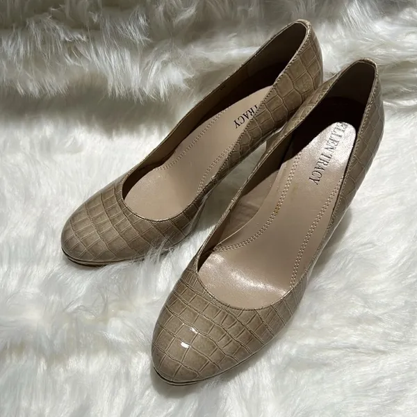 NWOT Ellen‎ Tracy Nude Crocodile Embossed Pump Heels Size 6M. B65 - Image 3