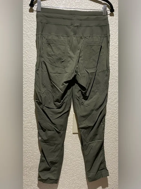 Lululemon Street To Studio Pants Unlined 26”Olive Green Size 4 - Image 4