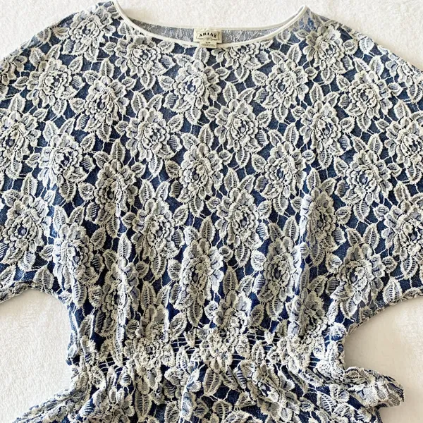 Ariat Floral Lace Dolman Blouse Womens‎ Size S Blue White Smocked Waist Western - Image 2