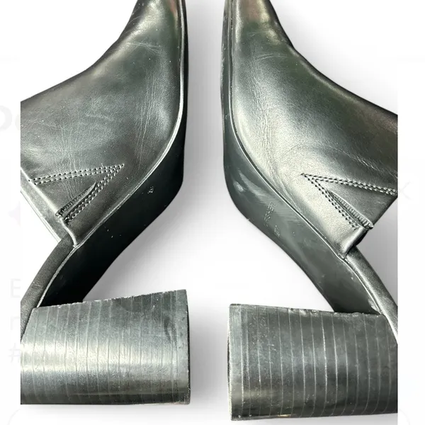 Marc Fisher Woman’s fanna mules black heel mule square toe. Size 9.5. - Image 7