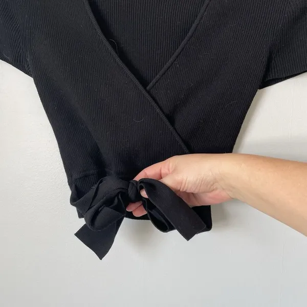 Wilfred Aritzia All Tied Up Sweater Top Cropped Black Ribbed Women's Size XS - Image 6