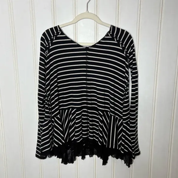 We The Free Free People Black White Striped Peplum Thermal V-Neck Top XS 883 - Image 9