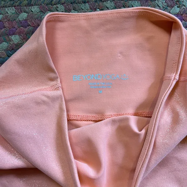 Nwot Beyond Yoga Orange Peach Sparkle Leggings - Image 3