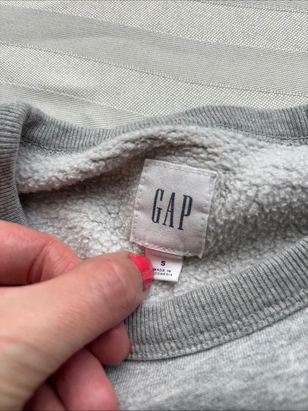 GAP Gray Logo Sweatshirt Size Small (Oversized Fit) Cozy Casual Athleisure - Image 8