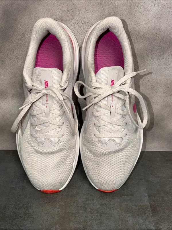 Nike Downshifter 10 Women's Light Grey Sneakers CI9984-002 Size 9 - Image 8